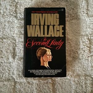 📚🔪The Second Lady